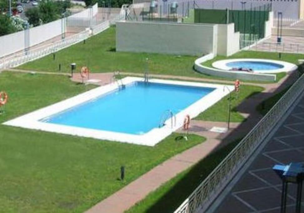 Fibes Con Piscina Y Parking Gratis Apartamento Sevilla Este Exterior foto