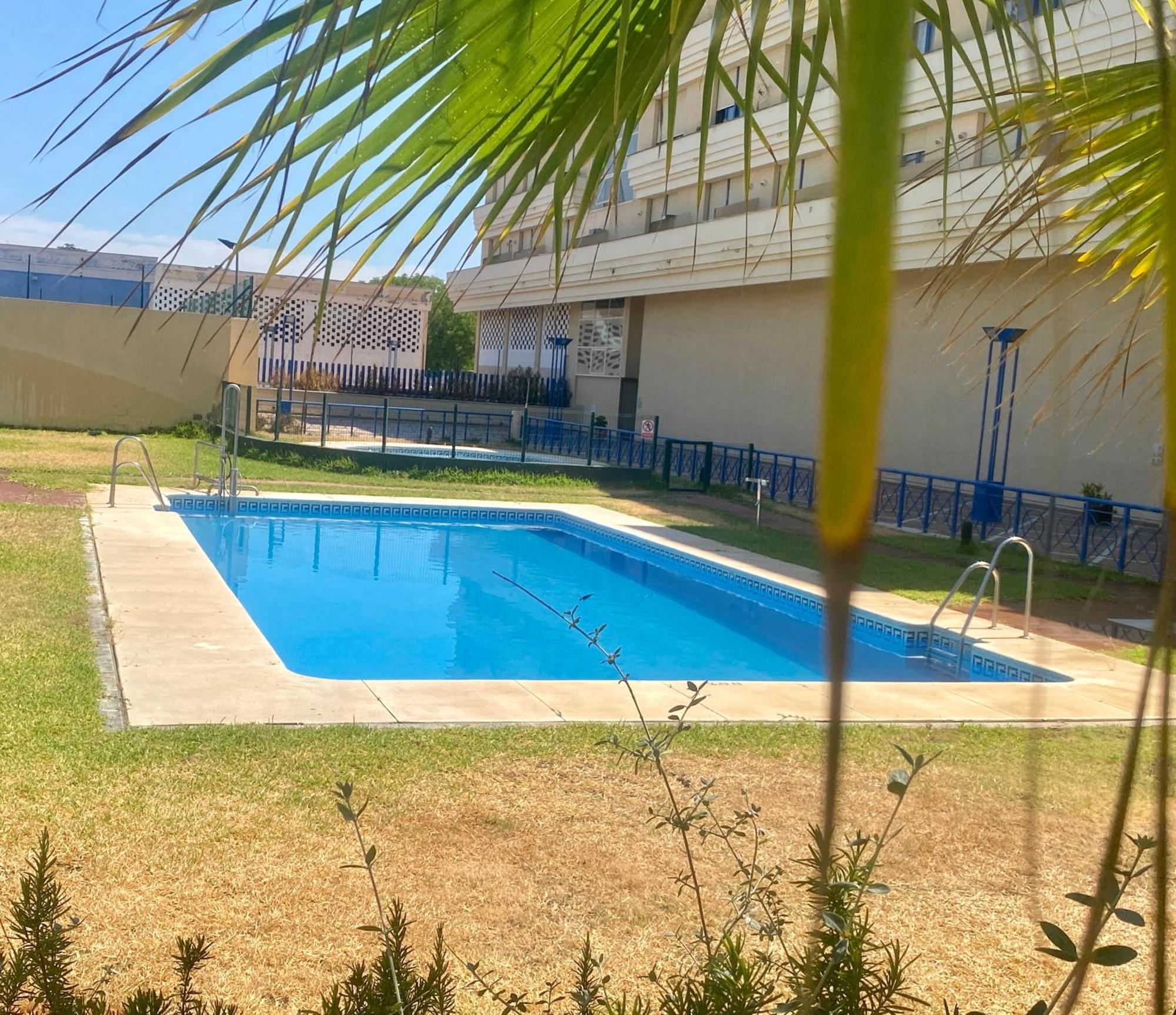 Fibes Con Piscina Y Parking Gratis Apartamento Sevilla Este Exterior foto